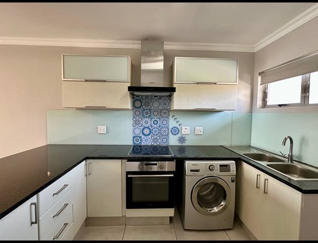 2 BEDROOM FLAT FOR SALE IN NEW TOWN CENTRE